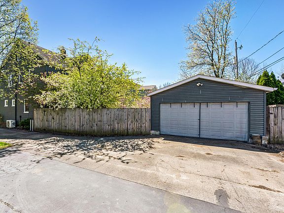 5th image of 2036 Beverly Rd