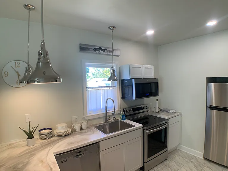 413 T St — Photo 6