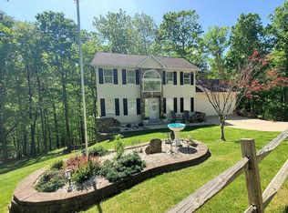 210 Highlands Rd, Hurricane, WV 25526