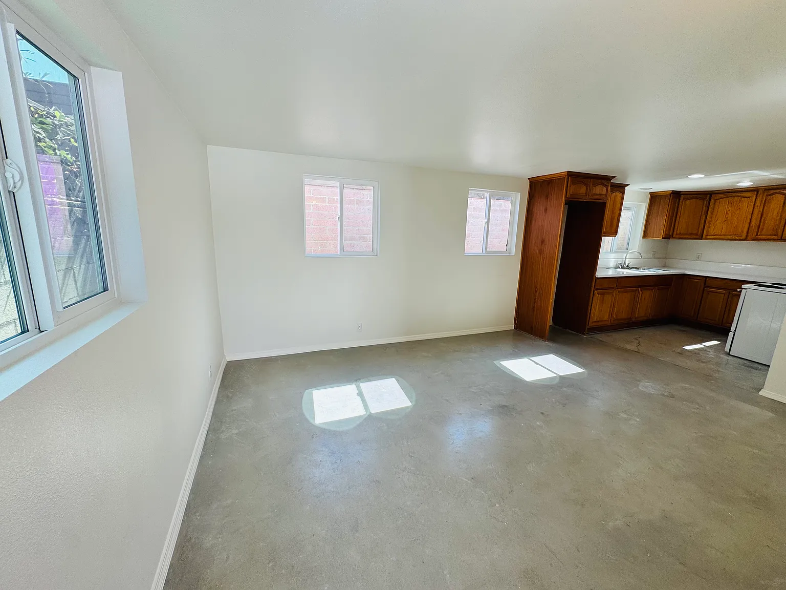 471 1/2 Ellis St — Photo 4