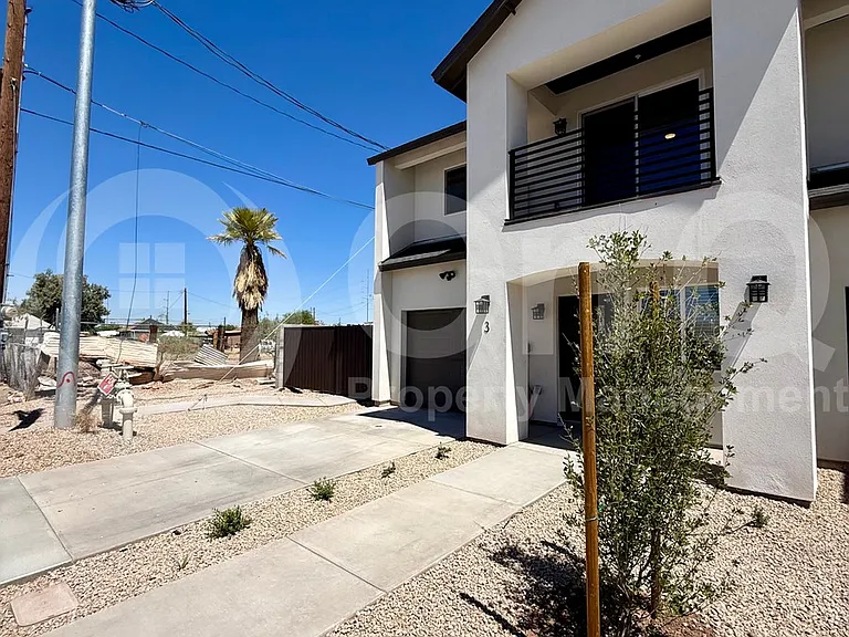 410 W Hadley St #3 — Photo 1