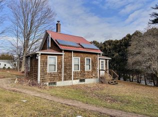 270 N East St, Amherst, MA 01002