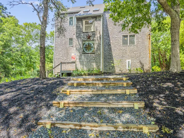 35 Burnside Street, Plymouth, MA 02360