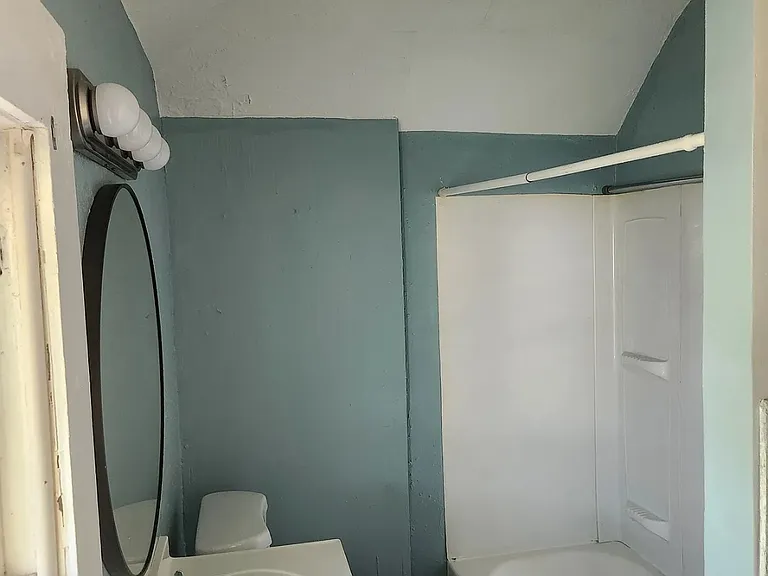 2370 Lagonda Ave — Photo 10