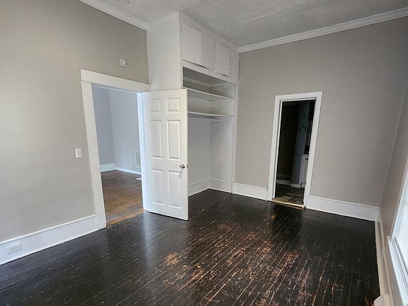 4th image of 220 Walker St