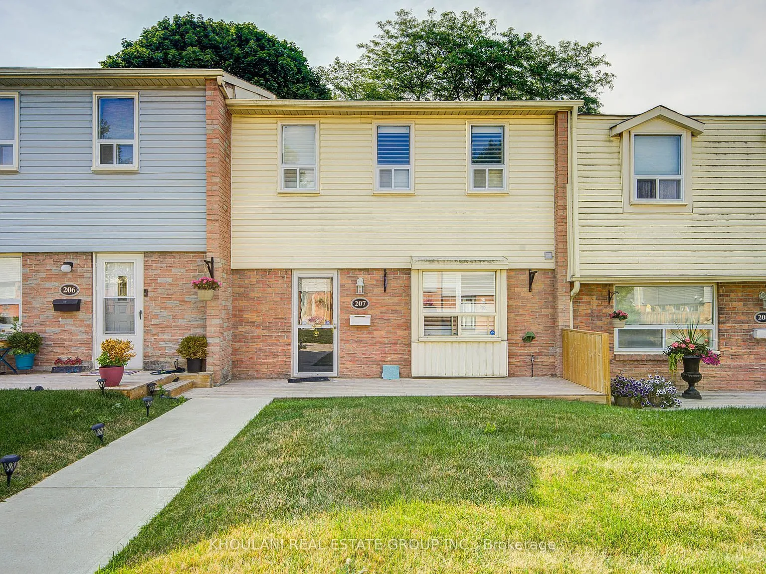 3 bed, $3,025 — Photo 1