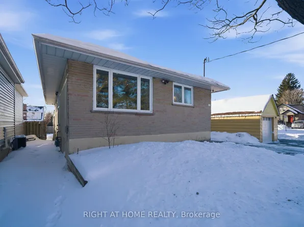 708 Carnegie Ave, Oshawa, ON L1G 4R6