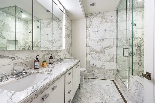 Rented by Compass | media 25