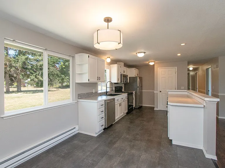 100 W Robert Pl — Photo 11