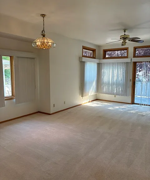 518 Saddle Dr — Photo 1