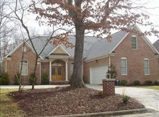 1102 Double Oaks Rd, Greensboro, NC 27410