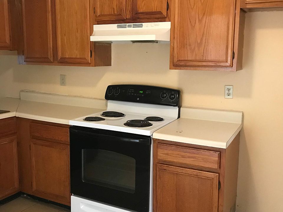 1st image of 3826 Meadow Creek Dr