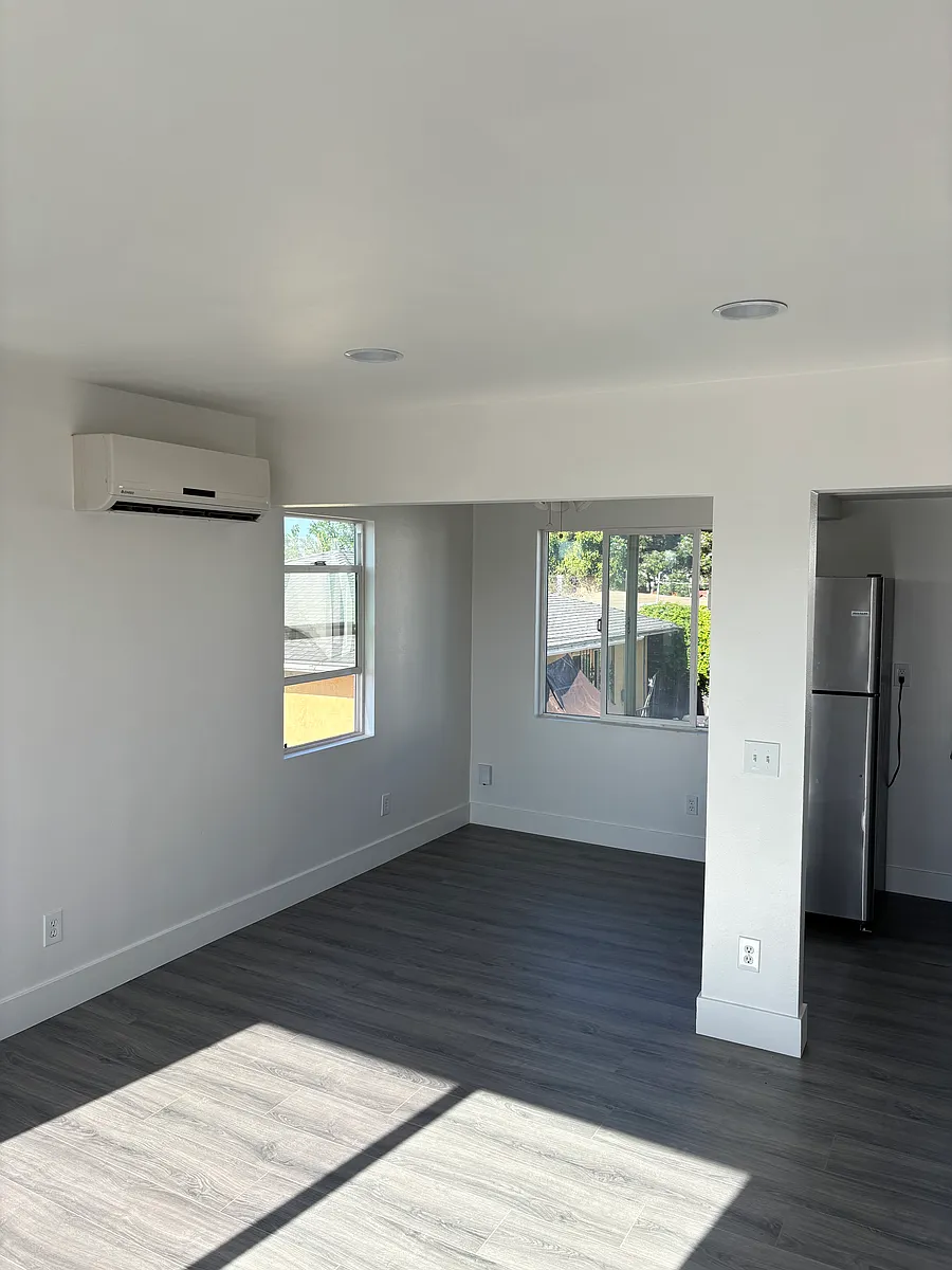 Building Photo - 3966-3970 Teak St #3968.5