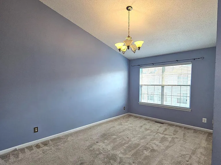 8202 Catbird Cir #202 — Photo 14
