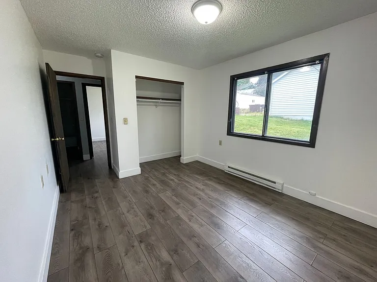 505 Barclay St — Photo 12