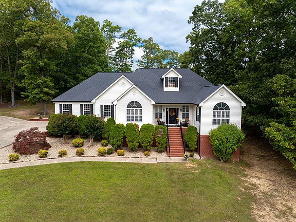 2nd image of 377 Windy Hollow Ln