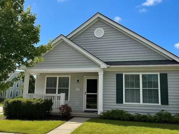 133 Holly Hock Ln, Lewis Center, OH 43035