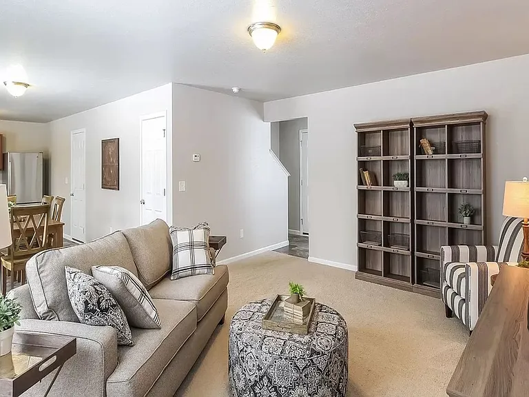 1040 Broken Ridge Dr — Photo 6