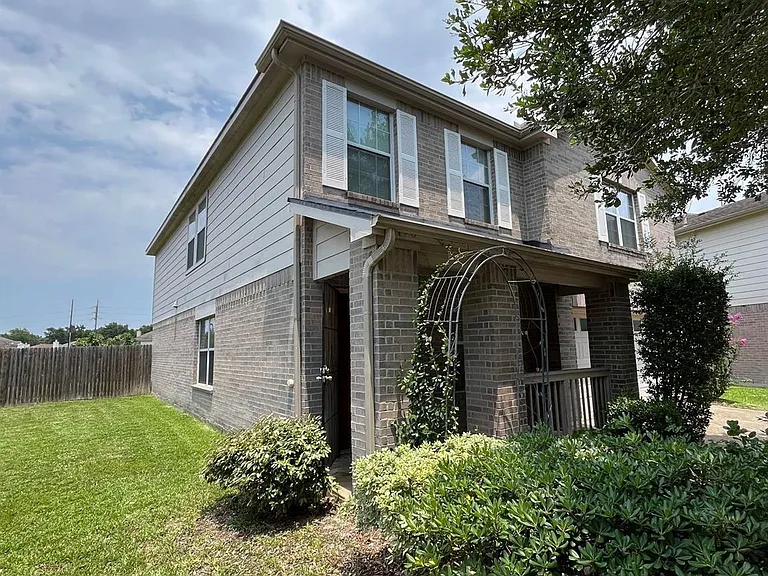 15202 Lynford Crest Dr — Photo 3