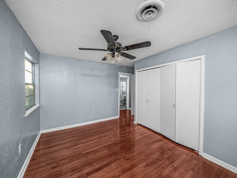 1632 NW 48th St — Photo 15