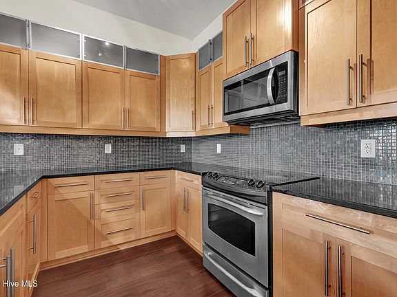 4th image of 801 N 4th St APT 302