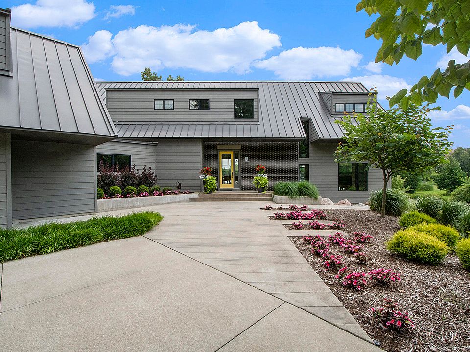 1st image of 1950 Robinson Rd SE