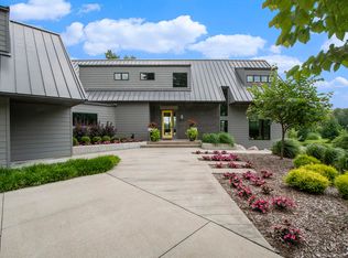 1950 Robinson Rd SE, East Grand Rapids, MI 49506