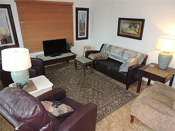4th image of 617 39th Ave N
