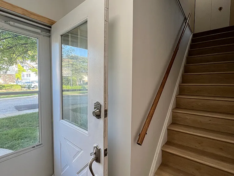 341 Jefferson Ct — Photo 15