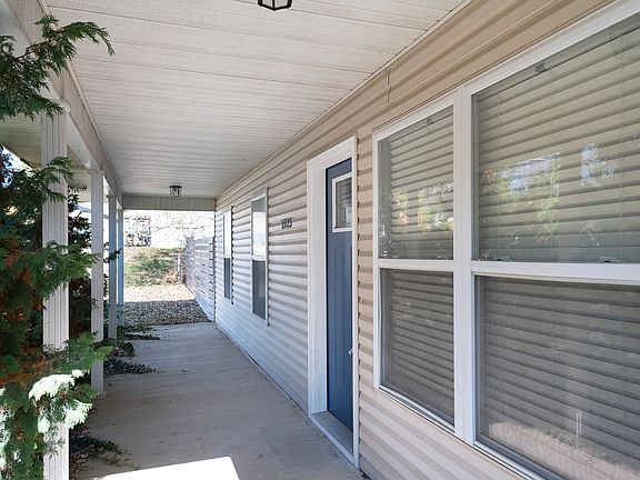 3rd image of 2025 S Bernard Dr