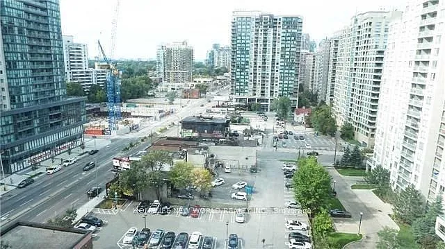 33 Empress Ave S #701 — Photo 9