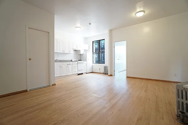 Rented by Renetta Real Estate | media 47