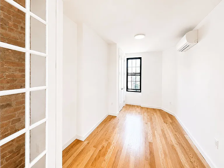 673 Knickerbocker Ave #3A — Photo 10