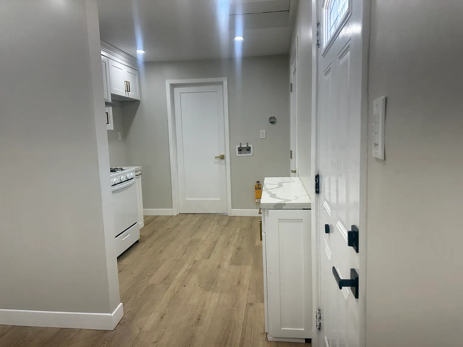 1407 S McDonnell Ave — Photo 2