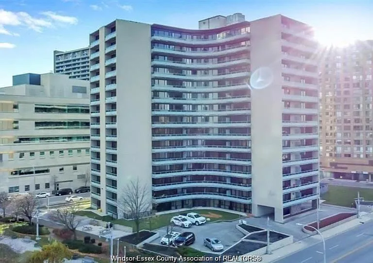111 Riverside Dr E #507 — Photo 1