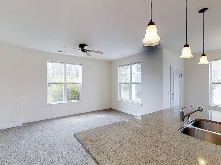 Delafield Lakes Apartments — Photo 11