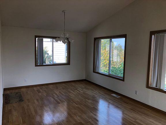 Great room: dining area