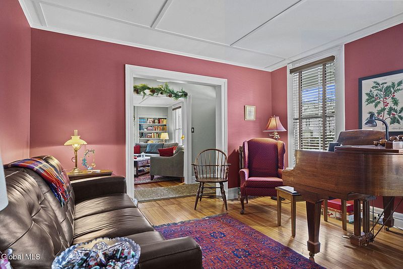 5th image of 1306 Union Street