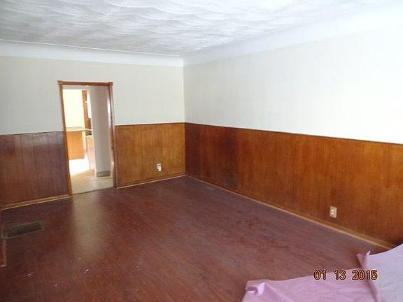 2nd image of 3903 Evergreen St