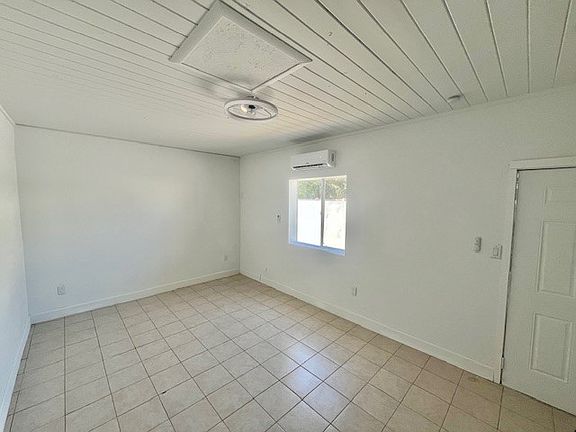 5th image of 23076 Central Ave #B