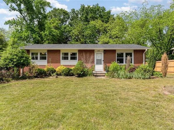 3217 Harte Pl, Greensboro, NC 27405