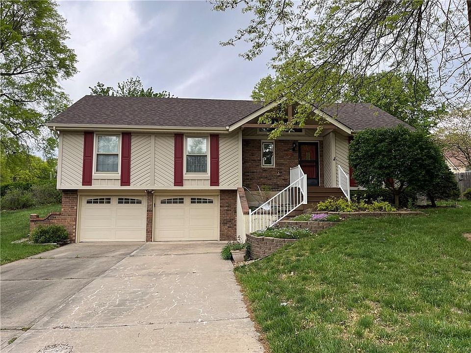 1st image of 1009 NW Redwood Cir
