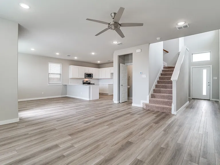 2717 Green River Rd — Photo 2