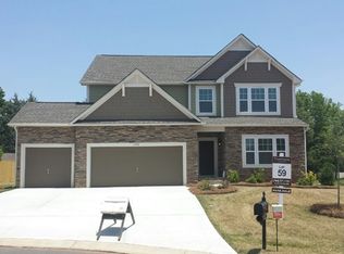 1004 Pine Bark Pl, Matthews, NC 28104