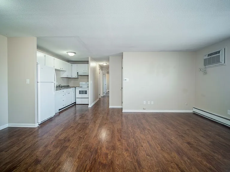 Holiday Meadows Apartments — Photo 11