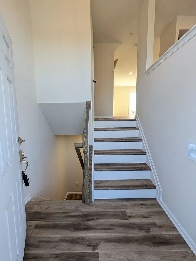 Fully Renovated Townhouse In Ballenger Creek Neighborhood Ready For You To Move In By 10/1! — Photo 2