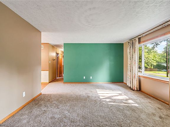 3rd image of 750 Westview Dr