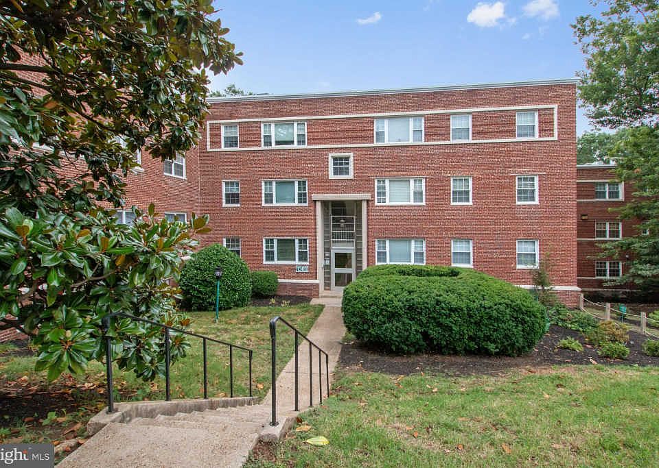 1st image of 1303 N Ode St APT 211