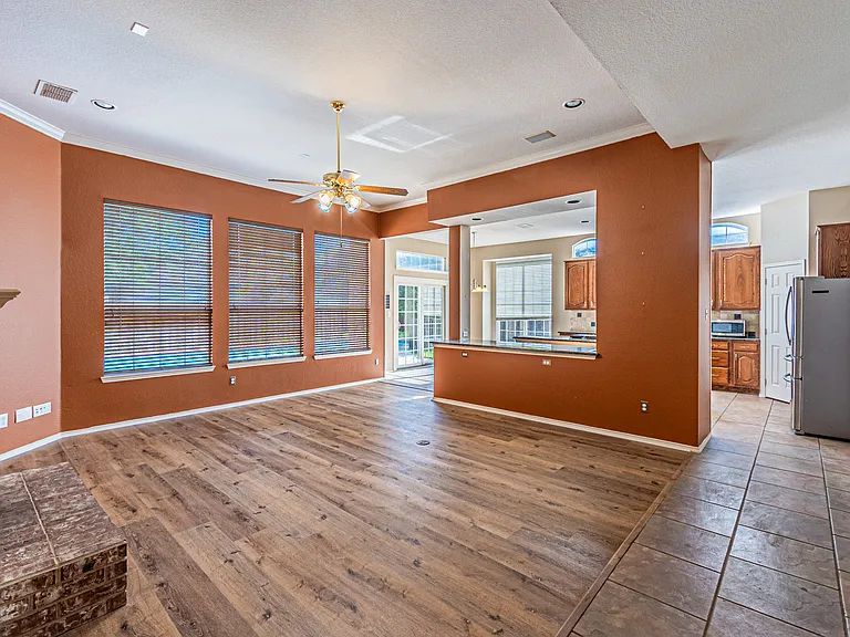 2425 Kittyhawk Dr — Photo 12