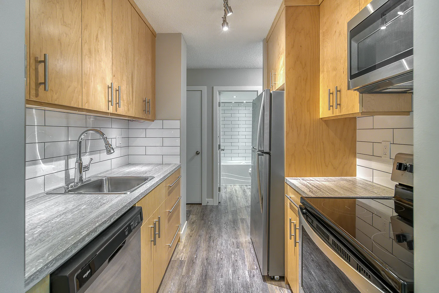 Granada Apartments — Photo 1